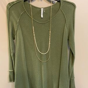 Monoreno Olive Sweater